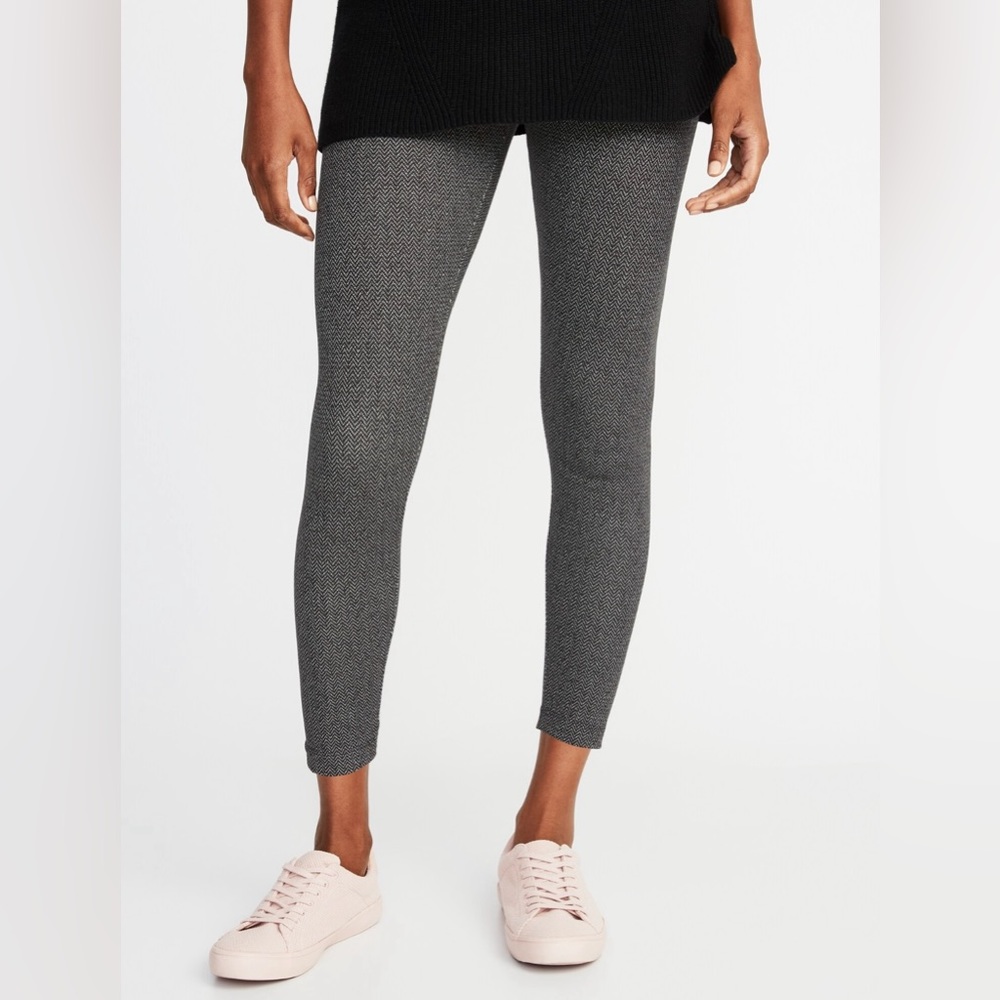 Old Navy Mid-Rise Leggings NWT. Herringbone size Large (12-14).